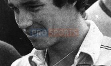 nathaniel-crosby-holds-the-player-indentification-badge-that-was-worn-by-his-father-in-the-1940-us-amateur-championship_20100404_1648048667